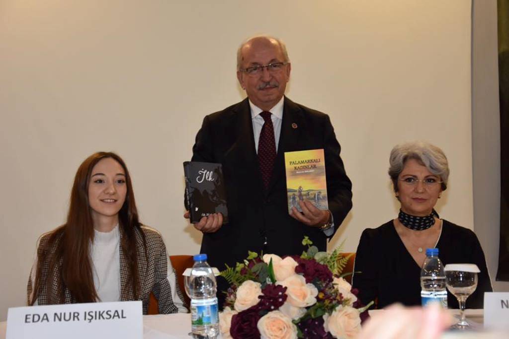 tekirdag haberleri buyuksehir belediyesi tekirdagli yazarlar icin soylesi ve imza gunu etkinligi duzenledi tekirdag kent haber tekirdag haber merkezi